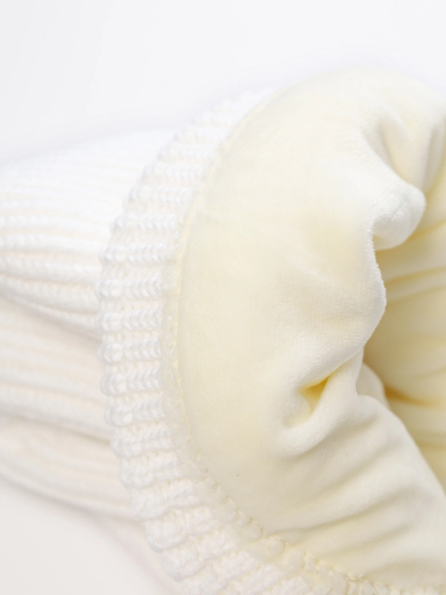 Шапка-бини из смесовой вискозы с отворотом на подкладе в ассортименте